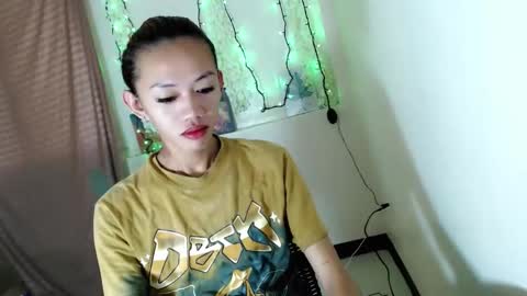 hot_petit69 online show from November 28, 2:46 am