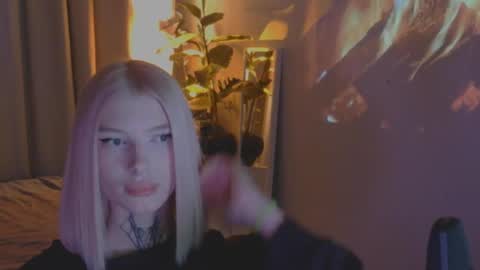 hotchubently online show from March 6, 12:05 pm