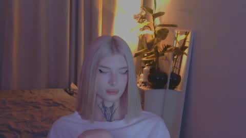 hotchubently online show from March 10, 2:59 pm