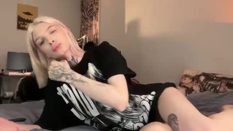 hotchubently online show from September 14, 8:30 am