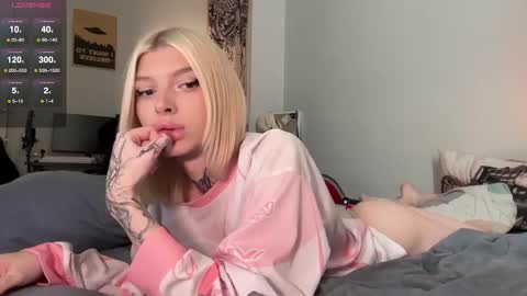 hotchubently online show from October 1, 8:48 am