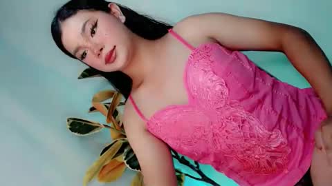 hotsiren101 online show from June 3, 6:55 pm