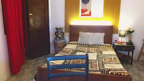 nathalie online show from November 12, 5:12 pm