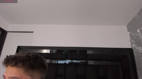 ian online show from November 3, 9:03 pm