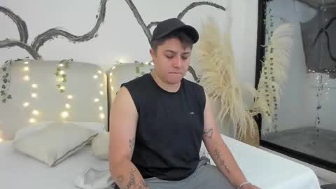 ian online show from December 18, 7:25 am