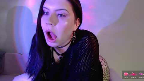 Vella online show from December 14, 7:47 am