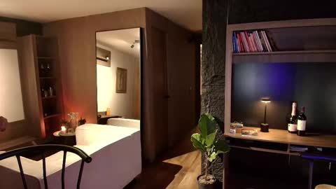 Inanna del Mar online show from December 15, 12:00 pm