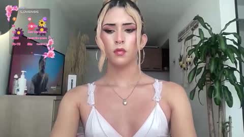 Isabella online show from March 27, 5:14 pm