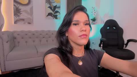 Isa  online show from November 7, 9:59 pm