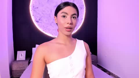 Isa online show from March 5, 10:15 pm