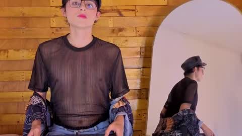 Isol online show from April 20, 6:42 pm