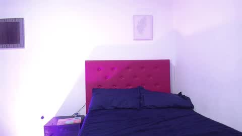 issa_kitty online show from December 26, 3:20 pm