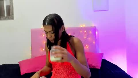 issa_kitty online show from February 15, 7:06 pm
