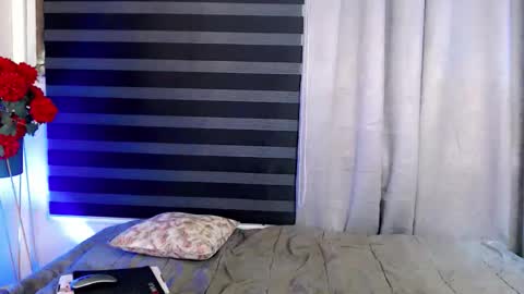 its_me_luna1111 online show from April 3, 11:03 pm