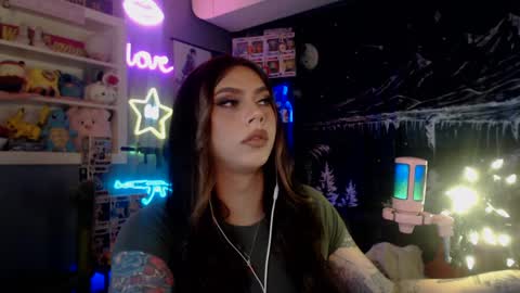 Snapshot of itsnickibabyy chatting on January 14, 11:16 pm Nicki Foxx online show from January 14, 11:16 pm