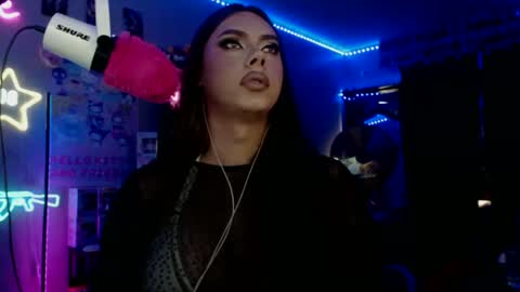 Snapshot of itsnickibabyy chatting on October 7, 9:49 pm Nicki Foxx online show from October 7, 9:49 pm