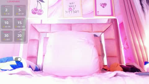 I V A N A  S E X Y   M O N T AL V O online show from April 10, 8:31 am