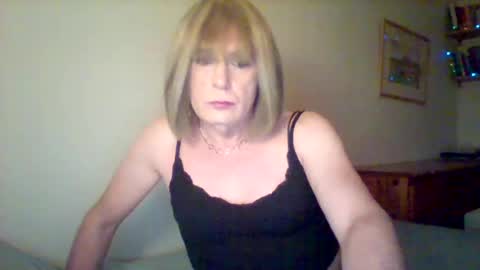 izzy_mchoney online show from December 29, 2:06 am