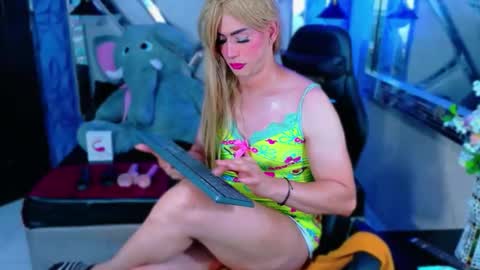 jennfer_winsonn online show from November 3, 7:24 pm