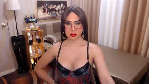 jenniegarcia online show from April 22, 6:48 pm