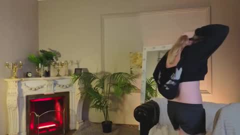 jes_solar online show from October 23, 8:46 pm