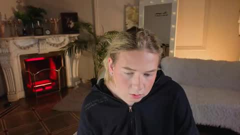 jes_solar online show from November 29, 10:12 pm