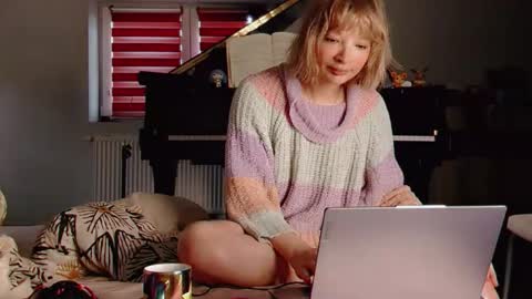 Anya online show from March 1, 1:28 pm