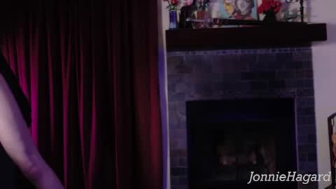 Snapshot of jonniehagard chatting on September 9, 5:50 am Jonnie Hagard online show from September 9, 5:50 am