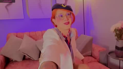 Snapshot of julianna_saenz chatting on October 13, 3:30 am Juliana online show from October 13, 3:30 am