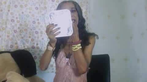 Julieth Wolf online show from February 22, 8:39 am