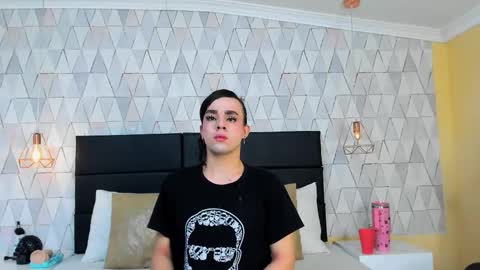 Justine online show from December 17, 7:47 am