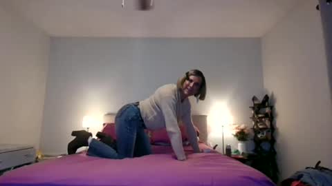 katieutopia online show from March 30, 3:18 am