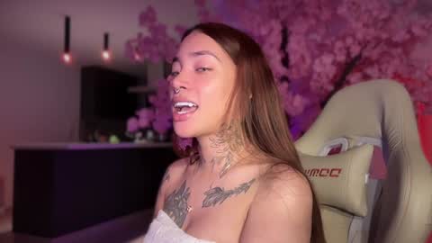 Emily online show from February 1, 1:02 am