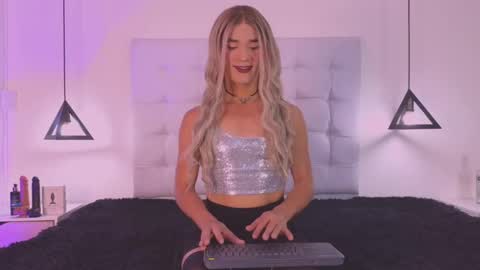 Cattleya stone online show from February 12, 5:05 am