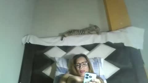 kelly_alisset online show from November 10, 11:00 am