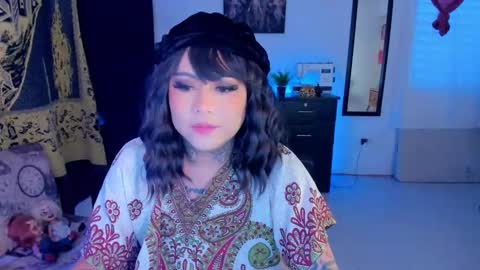 Kimberly Polizzi     online show from September 24, 12:11 pm