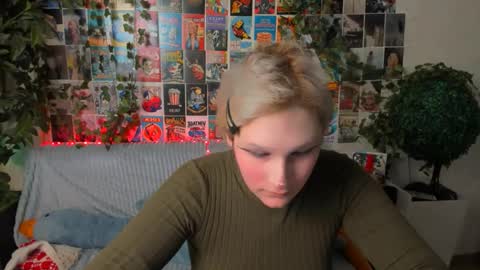 Snapshot of klin_miller chatting on September 13, 2:39 am Klin online show from September 13, 2:39 am