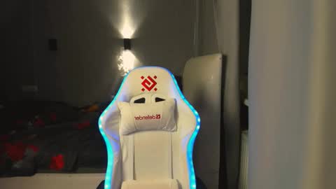 Snapshot of klin_miller chatting on October 22, 11:30 pm Klin online show from October 22, 11:30 pm