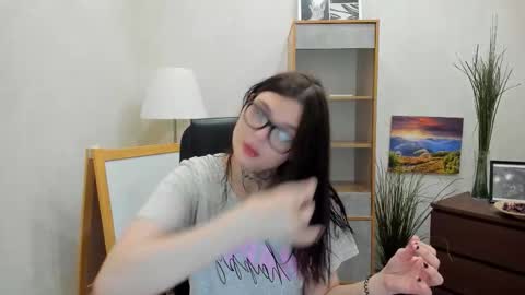 Ariel online show from December 19, 3:17 pm