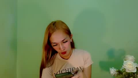 Snapshot of kween_romance chatting on January 5, 1:36 pm Kween online show from January 5, 1:36 pm