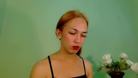 Snapshot of kween_romance chatting on January 7, 1:43 pm Kween online show from January 7, 1:43 pm