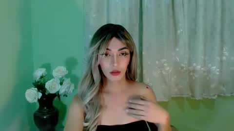 Snapshot of kween_romance chatting on January 25, 2:41 pm Kween online show from January 25, 2:41 pm