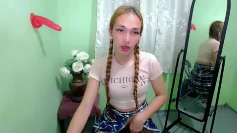 Snapshot of kween_romance chatting on February 12, 3:28 pm Kween online show from February 12, 3:28 pm