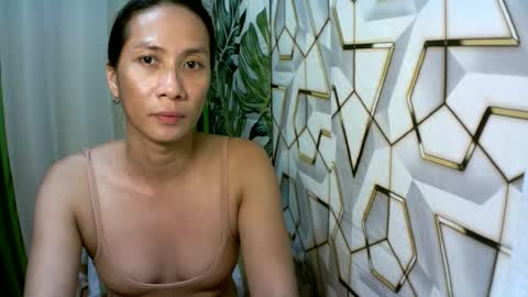 kyutshyne online show from April 3, 10:08 pm