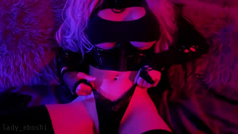 lady_eboshi online show from December 8, 5:50 am