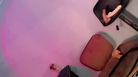 Ella online show from March 30, 1:01 pm