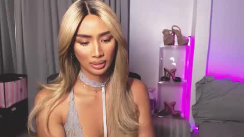 Lana online show from March 6, 2:14 am