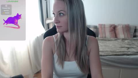 Lara online show from September 19, 2:01 pm