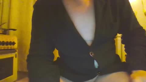 Snapshot of leila472952 chatting on December 23, 9:29 pm Sergey online show from December 23, 9:29 pm