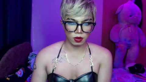 lena online show from June 5, 9:43 pm